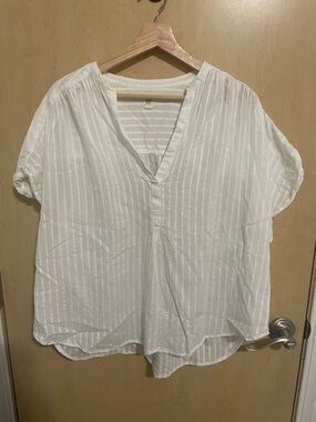 GAP Classic White Striped V-Neck Short Sleeve Blouse XL